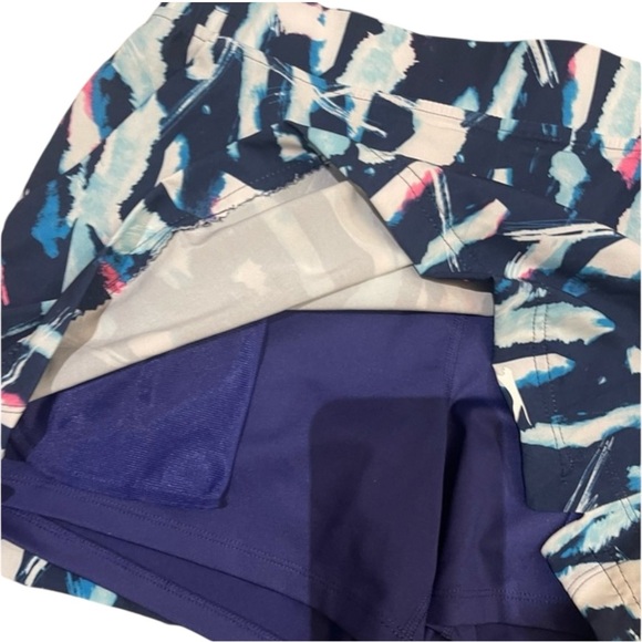 Slazenger Golf Women’s Skirt W/ Built in Shorts - Size small - Picture 4 of 5